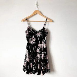 Aritzia Talula Black Floral Lipinksi Dress Sz 6